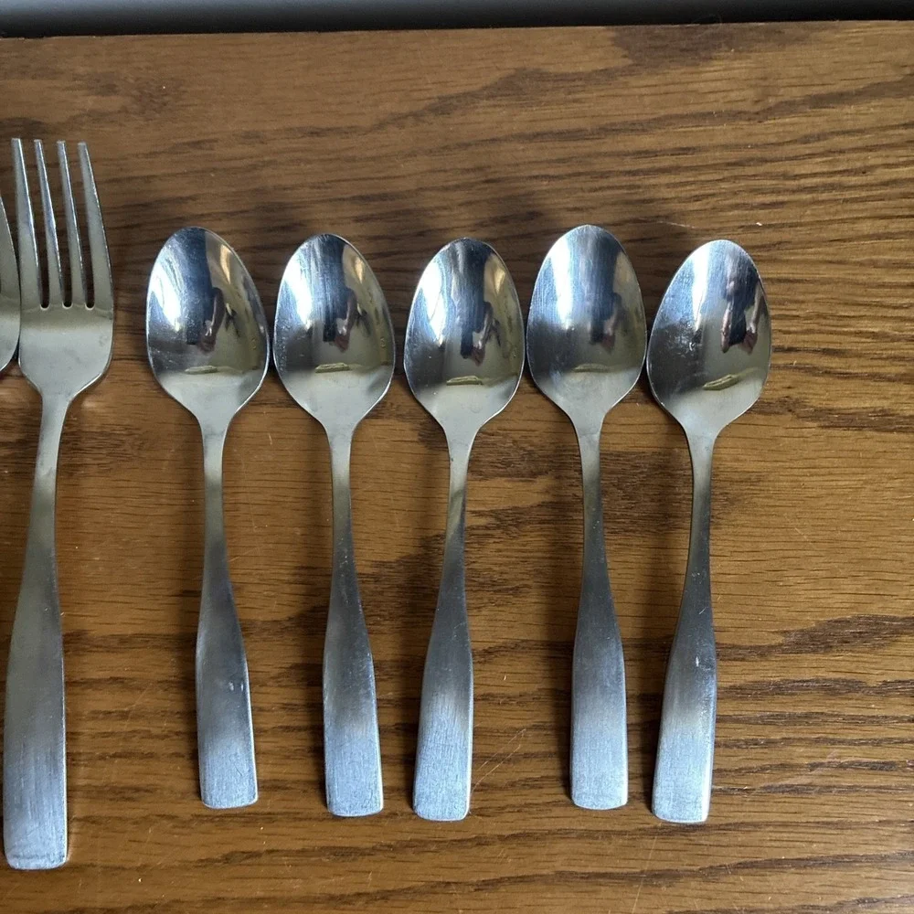 Pfaltzgraff Flatware Set of 19 Pieces Silverware